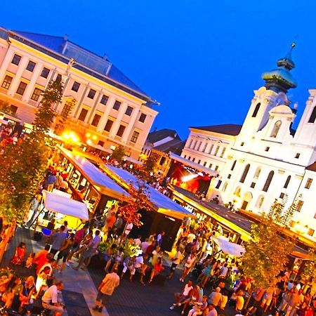 Aurora Premium Home Győr Exteriör bild